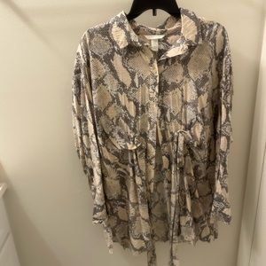 Snakeskin print long blouse